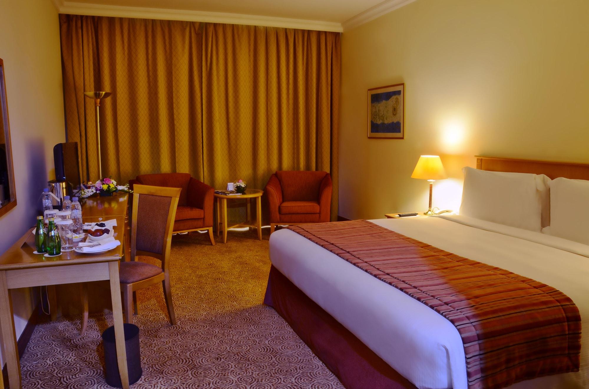 Swiss-Belhotel Шарджа Екстериор снимка