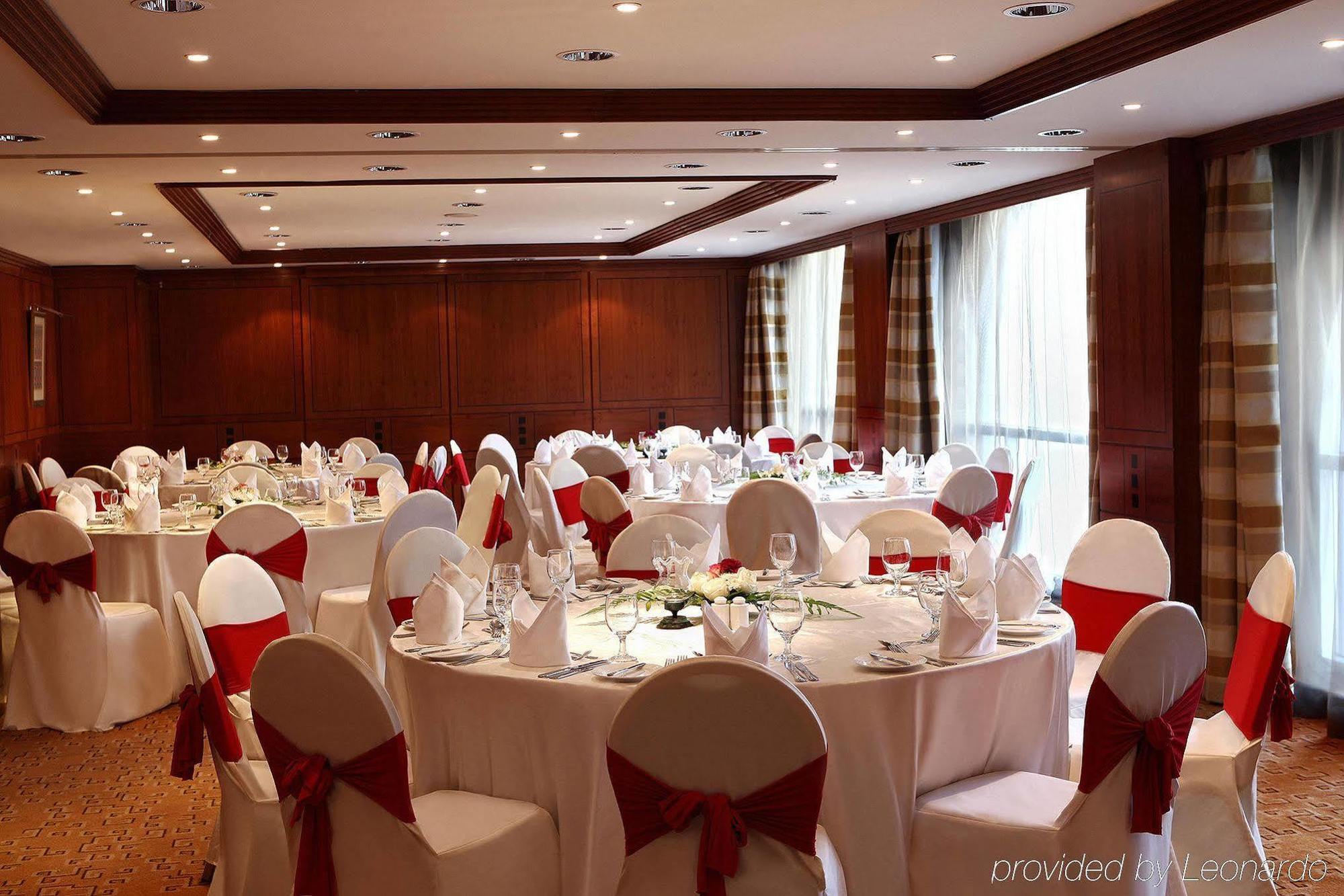 Swiss-Belhotel Шарджа Съоръжения снимка